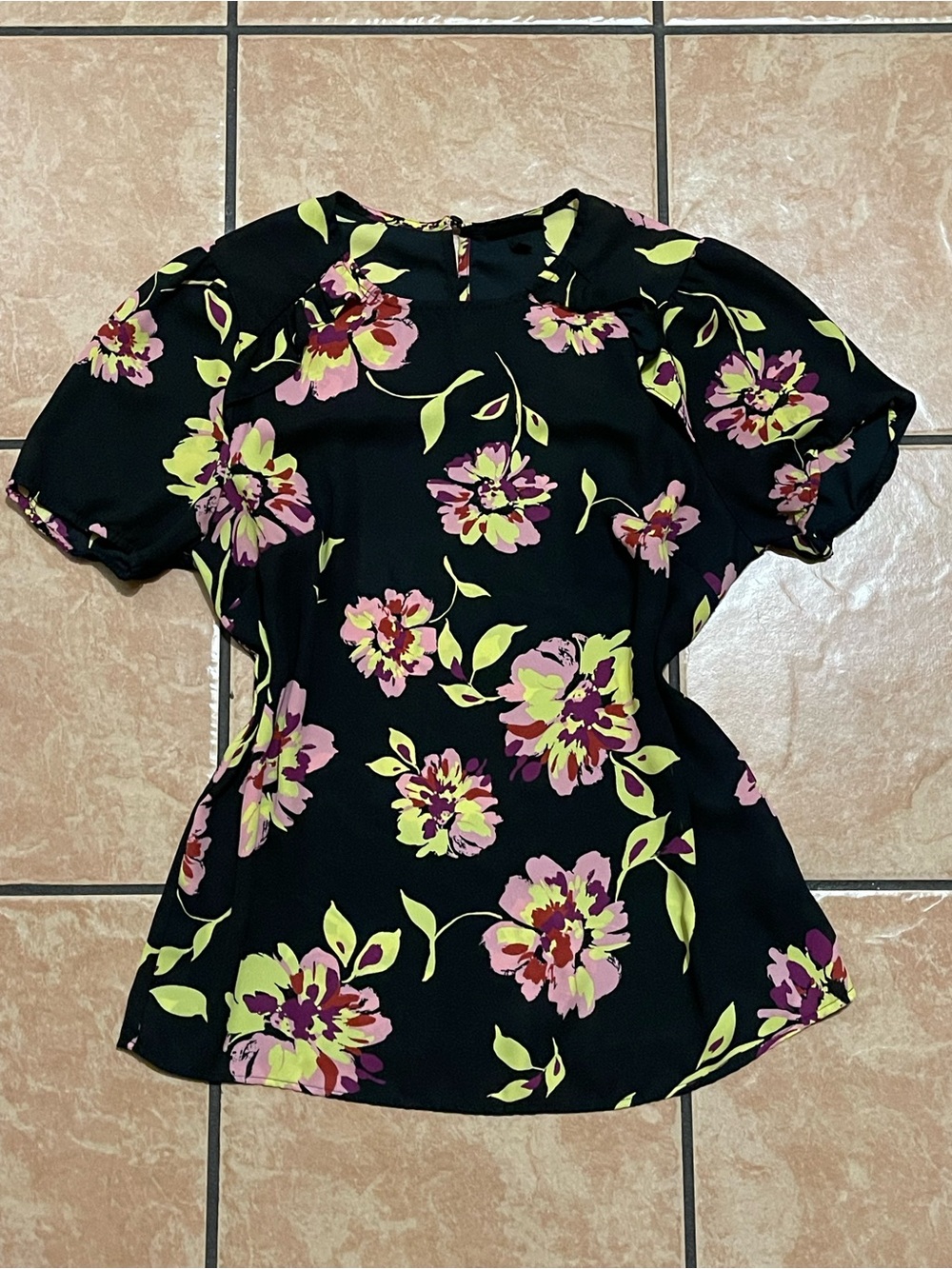 Send offer to me Women’s Black Floral Short-Sleeve Work Office Top
